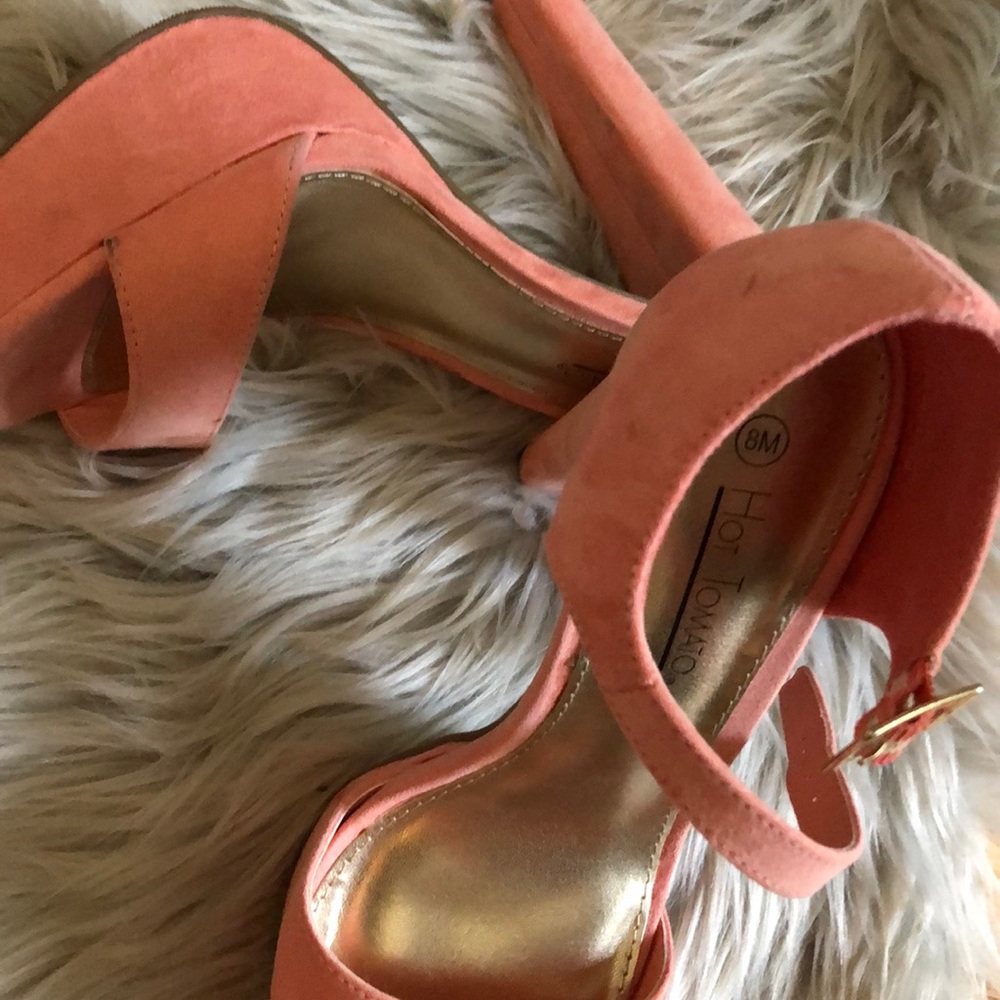 Shoe - Picture 2 of 3